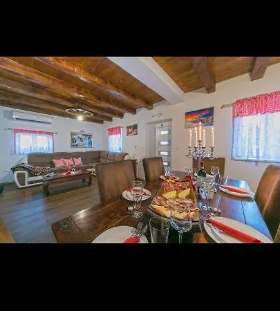 Village House Iva *